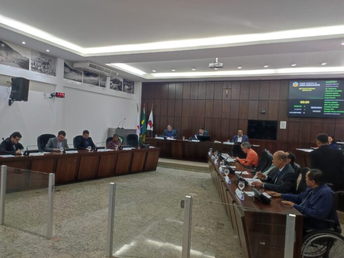 Vereadores durante reunião de quarta-feira (29)